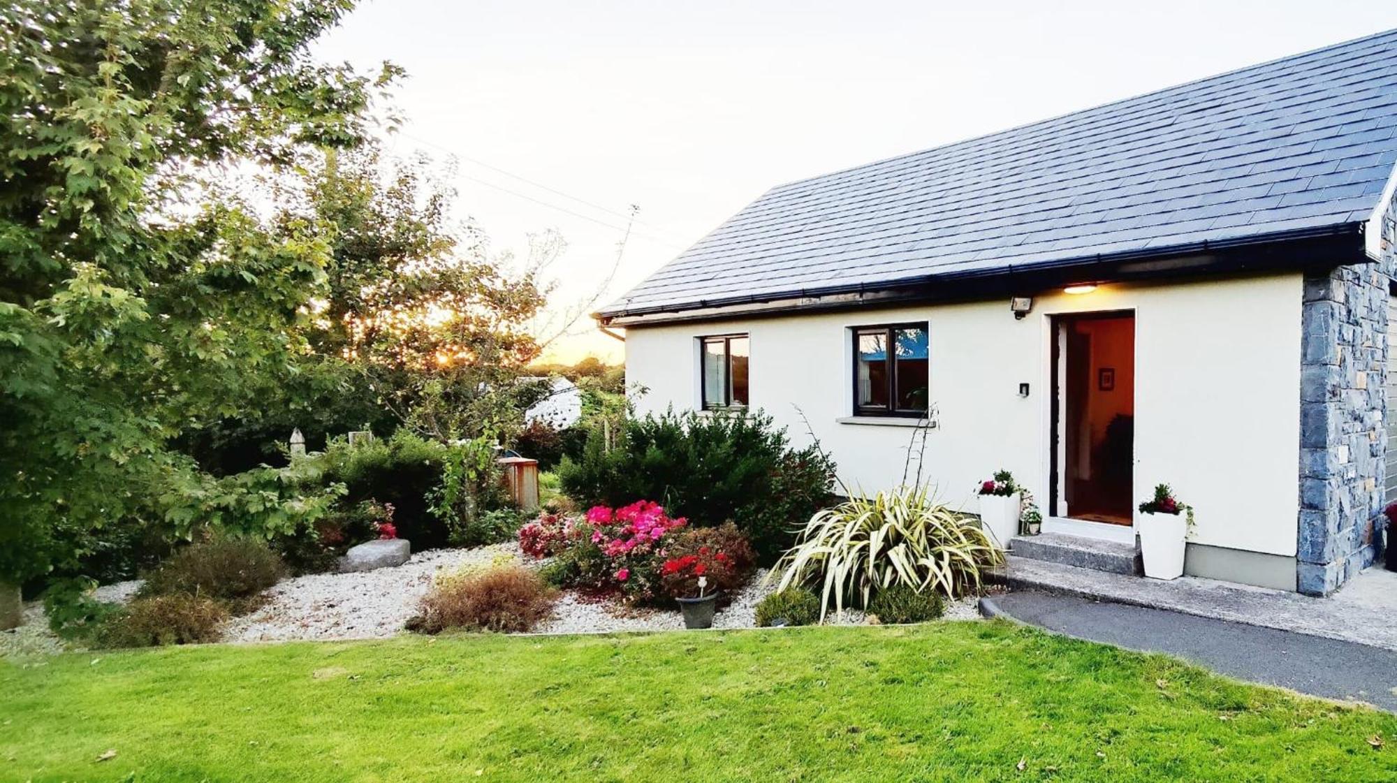 Butterfly Guesthouse - Entire Home Within 5Km Of Galway City Экстерьер фото